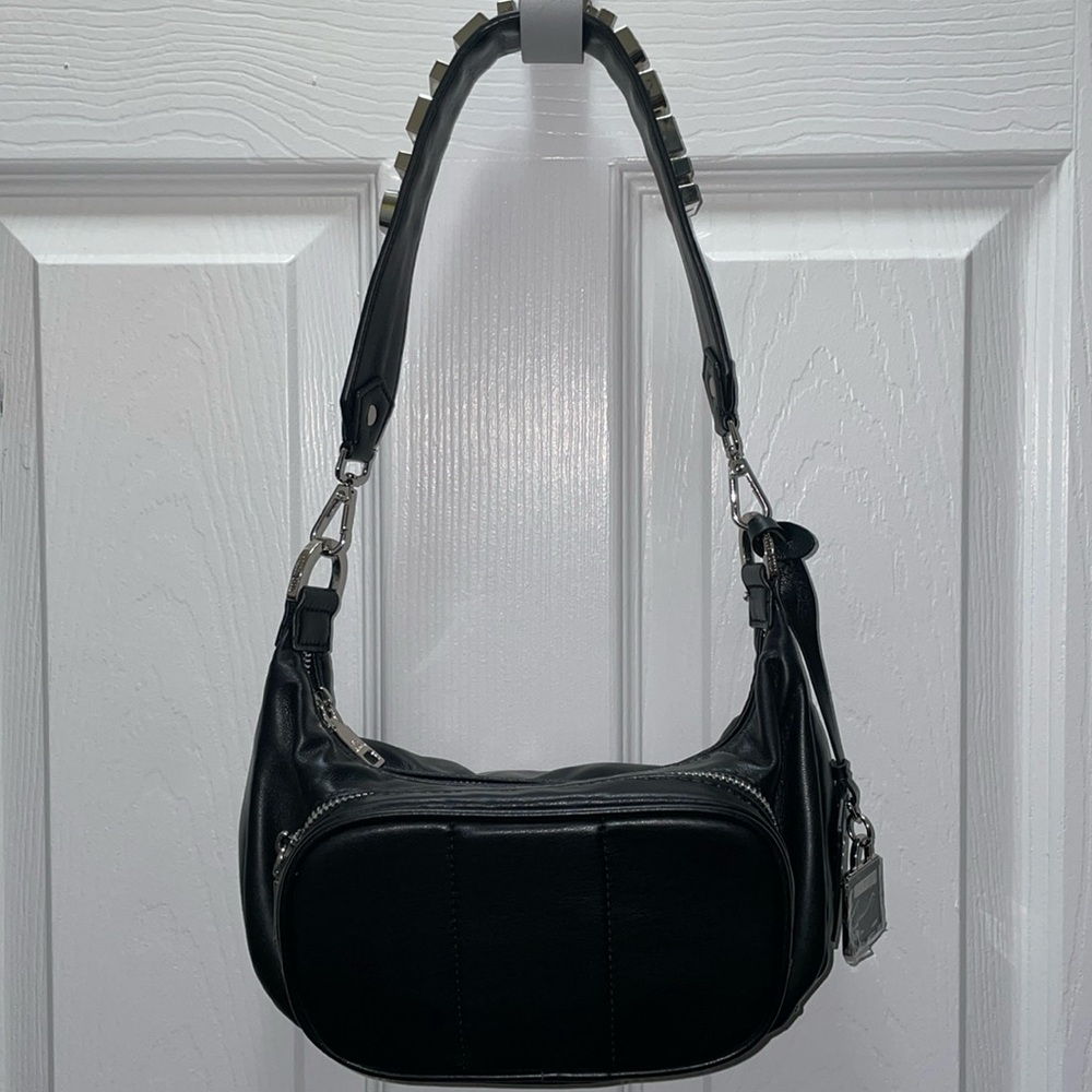 🛍️Steve Madden Shoulder Bag with Silver Metal Letter Strap🛍️